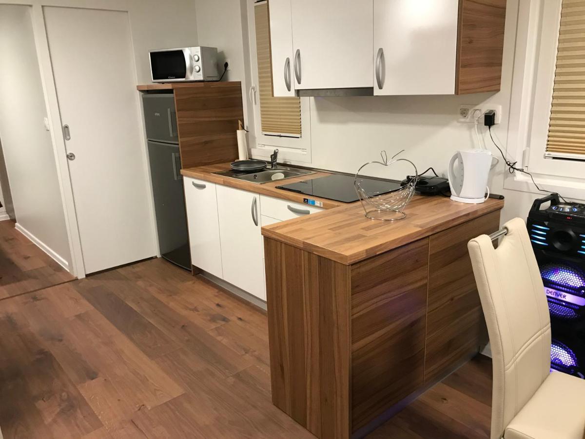 Floating House Varoni Πούλα Εξωτερικό φωτογραφία